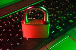 Lire la suite à propos de l’article Plus de 20 milliards d’identifiants et de mots de passe volés et divulgués sur Internet. Comment le MFA peut vous sauver ?
